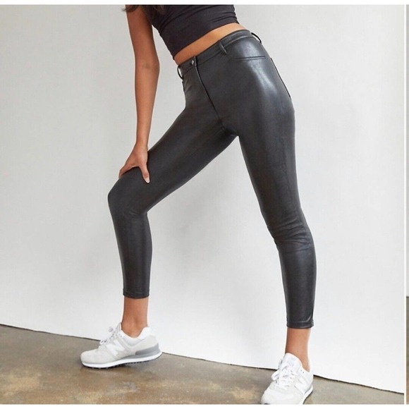 Aritzia Wilfred Free Charm Pants Faux Vegan Leather Black High Waist Size 2 - Picture 1 of 10